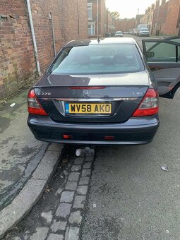 Mercedes Benz E 220 Anglicka verzia - 2