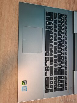 Herny notebook Dell Vostro 7570 - 2