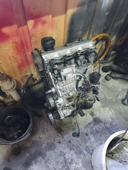 Predám holo motor 1.9 TDI afn 81 kw - 2