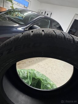 Predám zimné pneumatiky 245/45 R19 - 2