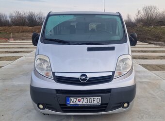 Opel Vivaro 2.5 CDTi 9 miest - 2