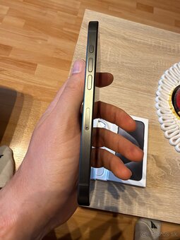 iPhone 15 Pro 128GB čierny - 2