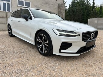 Volvo V60 B4 R-Design - 2