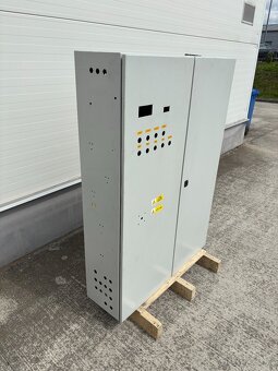 Rozvádzačová skriňa Schrack 1400x1000x300 - 2