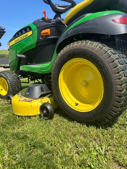 Prenájom traktorová kosačka John Deere 25ps 724cc - 2