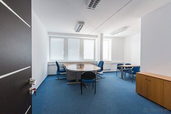 Kancelárske priestory v blízkosti diaľničného obchvatu, leti - 2