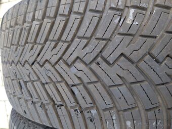 235/45 R18 - 2