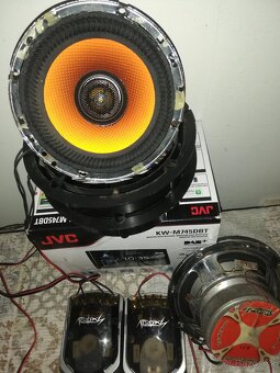 Autorádio plus reproduktory - 2