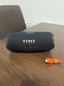 JBL Charge 5 - TOP STAV - 2