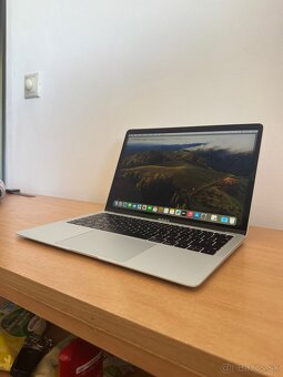 MacBook Air 2018 13’ palcový 256gb - 2
