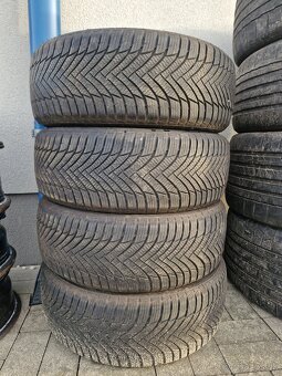 Pneu 215/60 R16 - 2