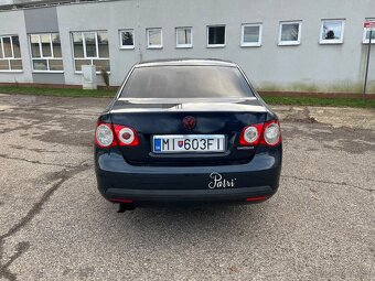 Volkswagen Jetta - 2