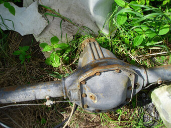 predam zadna naprava mercedes 208 - 2