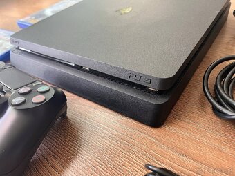 PS4 Slim - 2