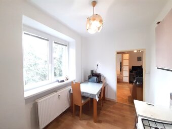 Priestranný 2 izbový byt, 54m2 + balkón, sídl.: Podhradová - 2