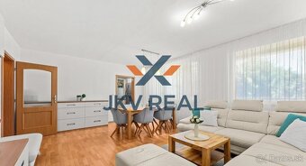 Na predáj krásny, veľký 3 Izbový, kompletne zrekonštruovaný - 2