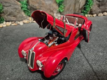 Prodám model 1:18 BMW 328 - 2