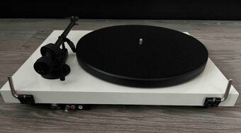 Gramofón Pro-ject carbon debut DC - 2