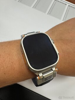 Apple Watch Ultra 49mm Titanium - 2
