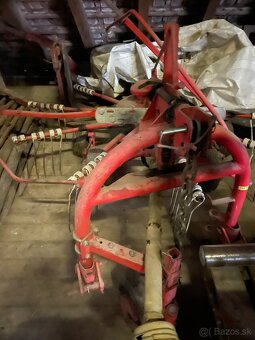 Zhrnovač sena pötinger 3.3m - 2