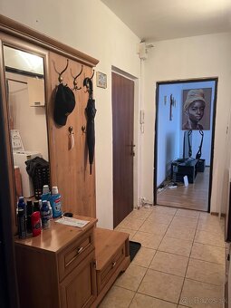 Komoda s vešiakovou skriňou - 2