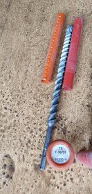 Predám starší vrták hilti +1 sekáč. - 2