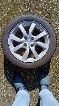 Predám pneumatiky LADA Granta - 2