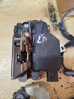 Zámky Passat B5.5 - 2