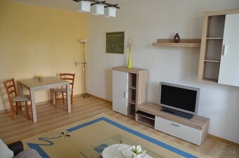 2 izbový s loggiou,  Sídl.II,, 1/3 poschodie - 2