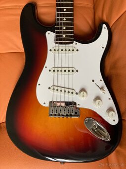 Fender Stratocaster USA - 2
