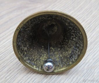 starý mosadzný zvonec - 2