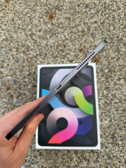 iPad AIR 4 256GB + Smart Keyboard, AirPods Pro - 2