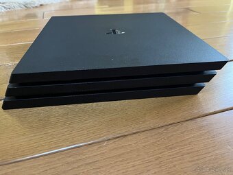 Playstation 4 Pro - 2