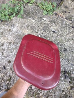 Baterkovy kastlik Jawa ČZ - 2