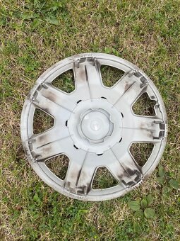 Predám puklicu na Škoda 14-ku - 2