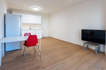 Na prenájom - 3i byt, ul.Páričkova Bratislava II TOP - 2