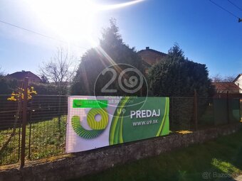 Priestranný rodinný dom Veľké Uherce s pozemkom 1 209 m2 - 2