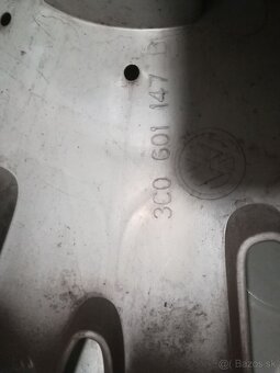 Puklice Volkswagen 16'' original - 2