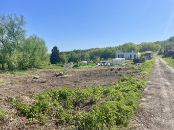 Exkluzívne stavebný pozemok 570 m2, V. Šebastová - Severná - 2