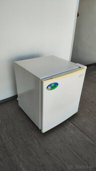 Mini chladnička Daewoo FR-061 - 2