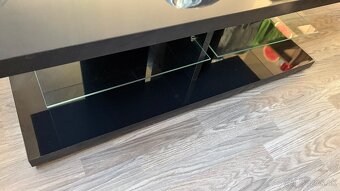 Stolík pod Tv - 2