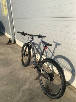 Horský bicykel Specialized - 2
