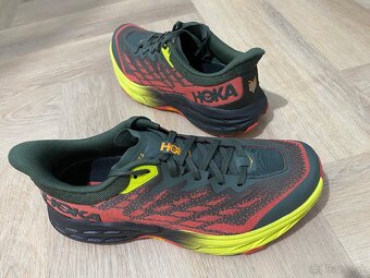 HOKA Speedgoat 5 thyme/fiesta - nové - 2