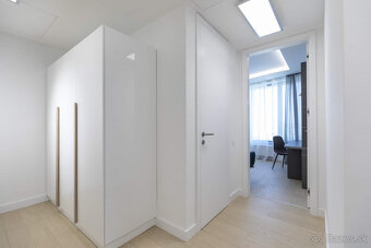 Na prenájom štýlový 3-izbový byt v SKYPARK RESIDENCE s výhľa - 2