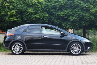 HONDA CIVIC 8G 1,8i -VTEC - 2