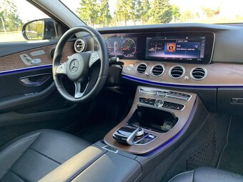 Predám Mercedes- Benz E350 4Matic - 2