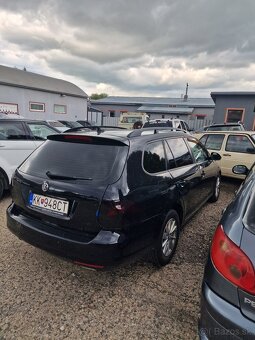 Vw golf 6 1.6tdi 77kw - 2