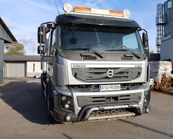 Volvo FMX 500 Strieborný - 2