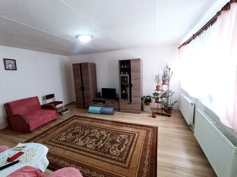 Na predaj priestranný 1 izbový byt s vlastným kúrením - blíz - 2
