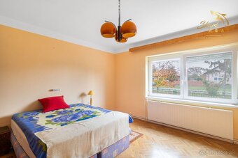 Priestranný 5-izbový dom s veľkým pozemkom v obci Iža - 2